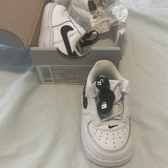 Nike Forces 1 Toggle size 2c - Picture 3 of 4